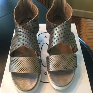Steve Madden Metallic Sandals
